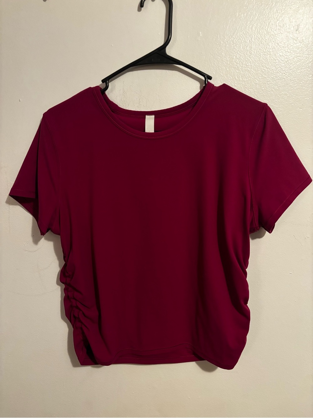 Lululemon tee - magenta color